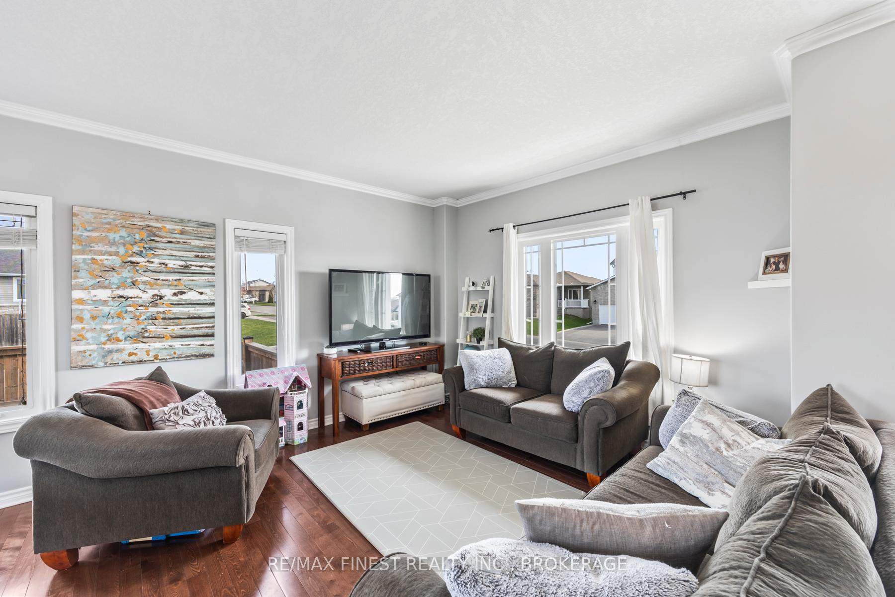 Photo 9 of 106 Connell Drive, Loyalist, Amherstview — HOMEH