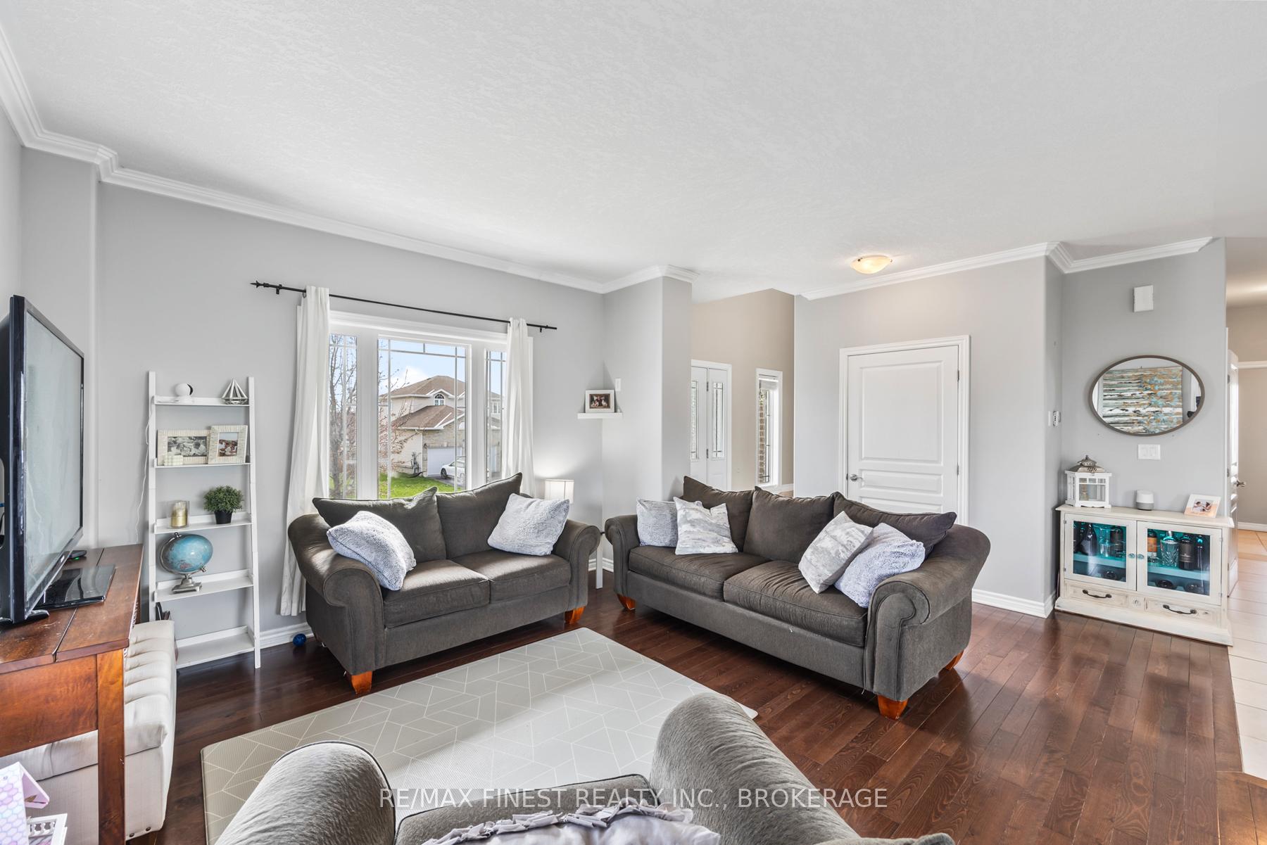 Photo 11 of 106 Connell Drive, Loyalist, Amherstview — HOMEH