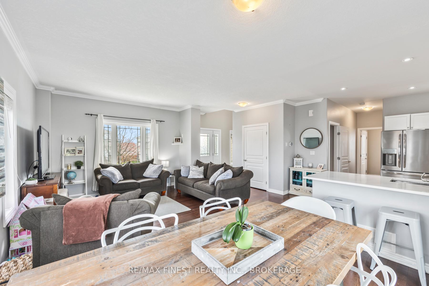 Photo 14 of 106 Connell Drive, Loyalist, Amherstview — HOMEH