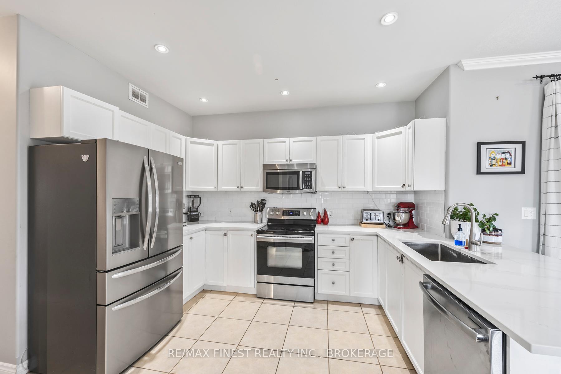 Photo 17 of 106 Connell Drive, Loyalist, Amherstview — HOMEH