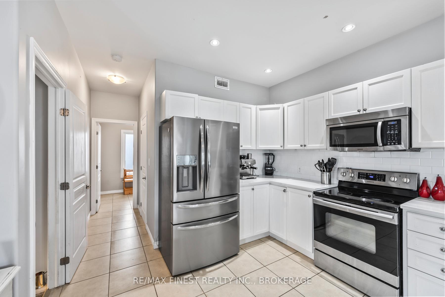 Photo 18 of 106 Connell Drive, Loyalist, Amherstview — HOMEH