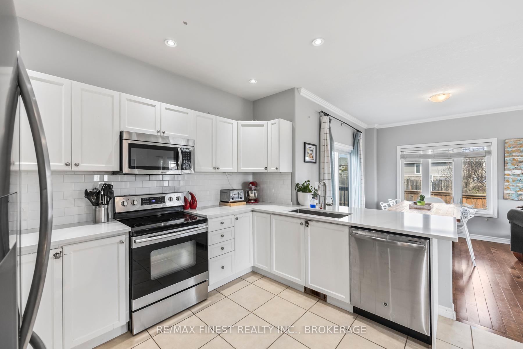 Photo 19 of 106 Connell Drive, Loyalist, Amherstview — HOMEH