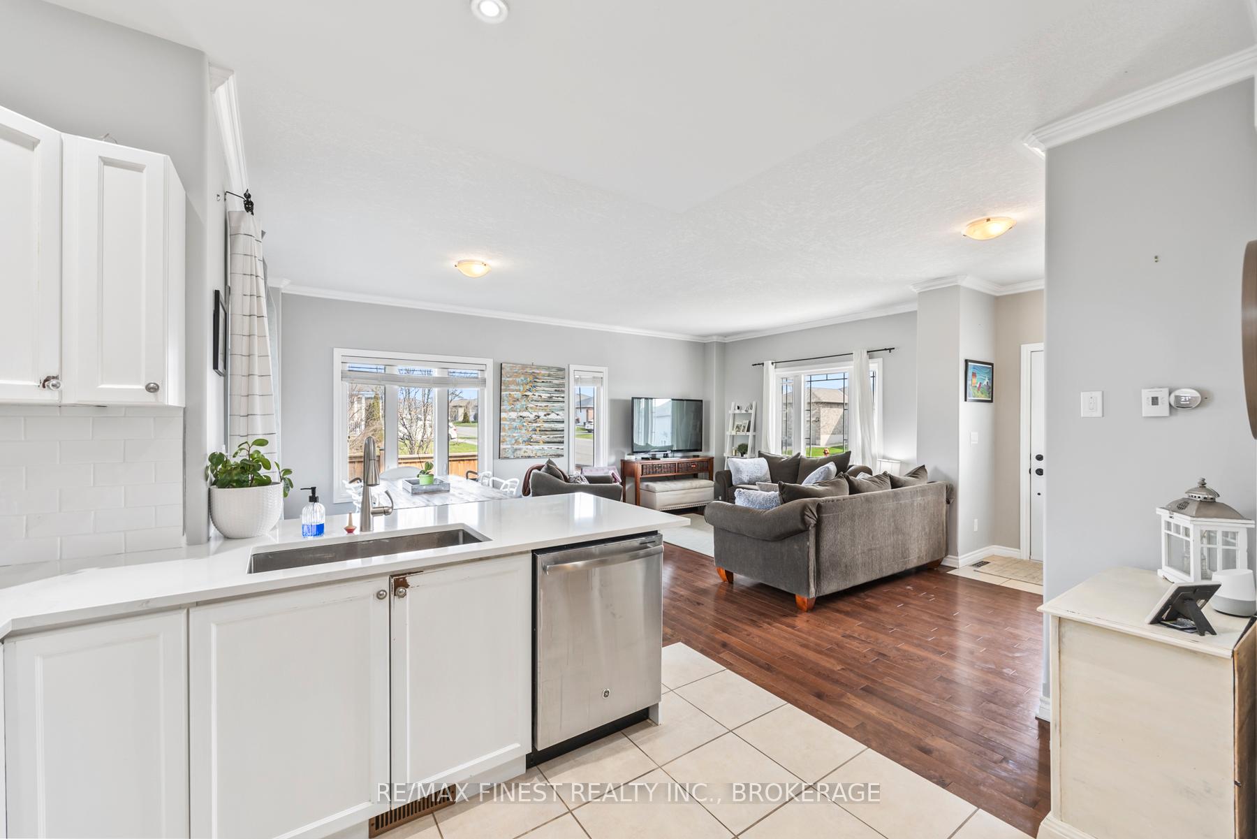 Photo 20 of 106 Connell Drive, Loyalist, Amherstview — HOMEH