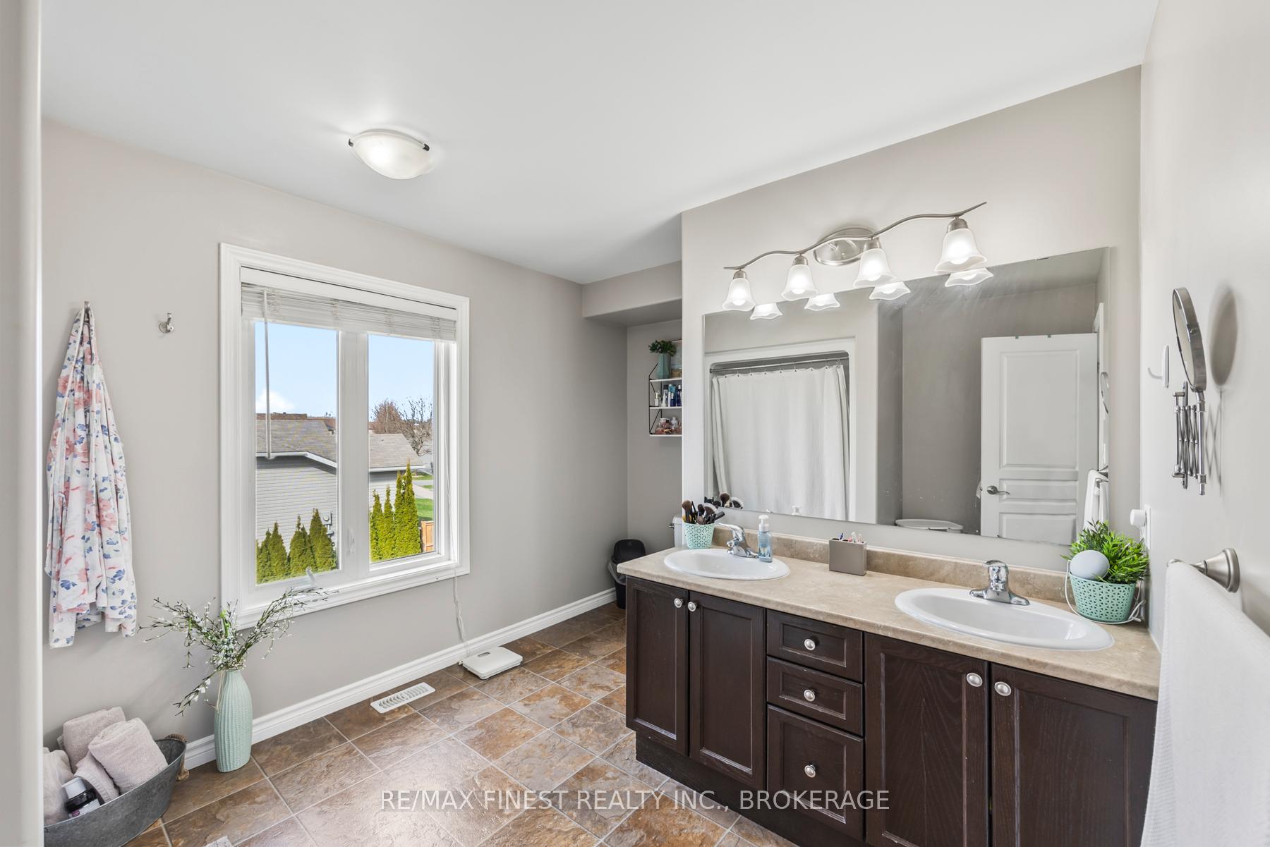 Photo 29 of 106 Connell Drive, Loyalist, Amherstview — HOMEH