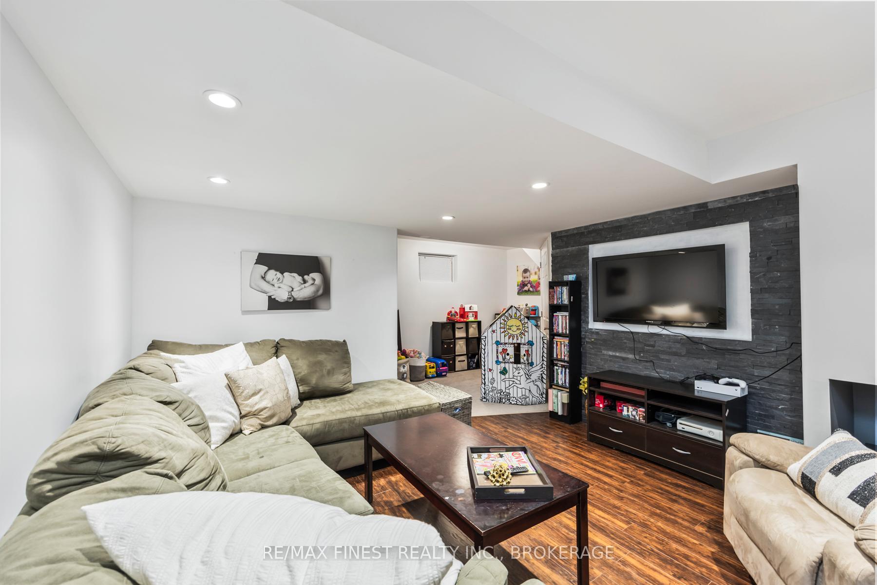 Photo 38 of 106 Connell Drive, Loyalist, Amherstview — HOMEH