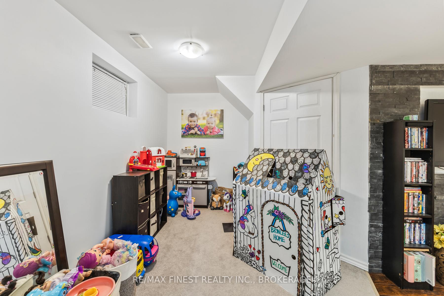 Photo 40 of 106 Connell Drive, Loyalist, Amherstview — HOMEH