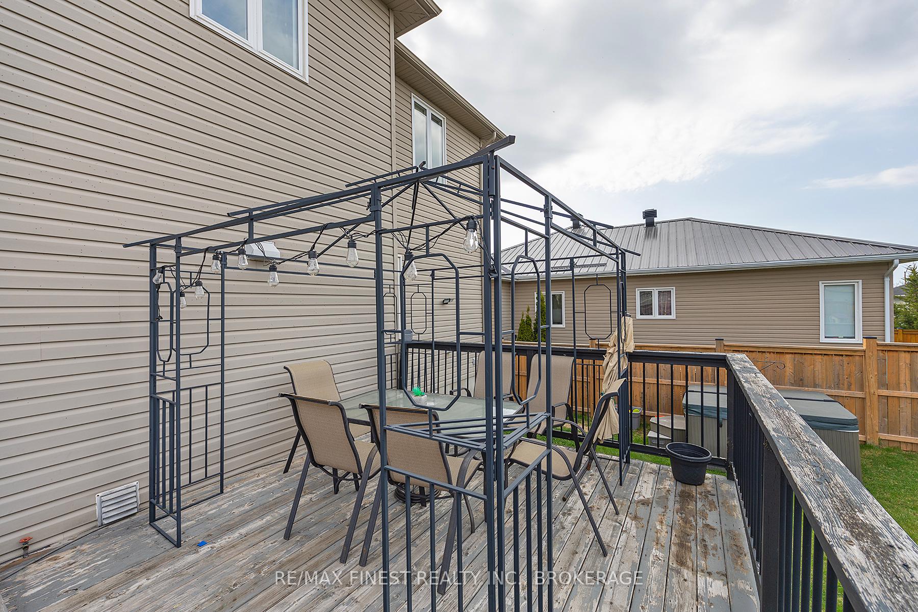 Photo 46 of 106 Connell Drive, Loyalist, Amherstview — HOMEH