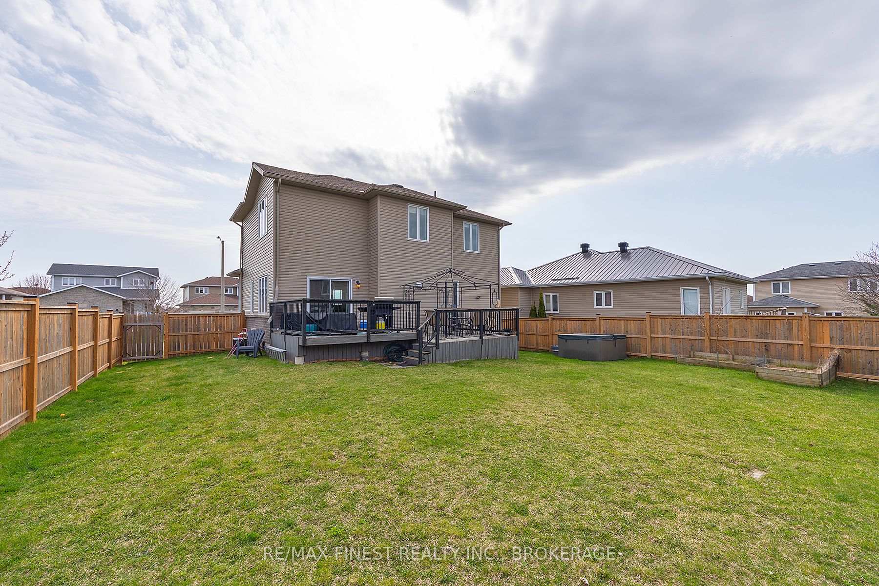 Photo 49 of 106 Connell Drive, Loyalist, Amherstview — HOMEH