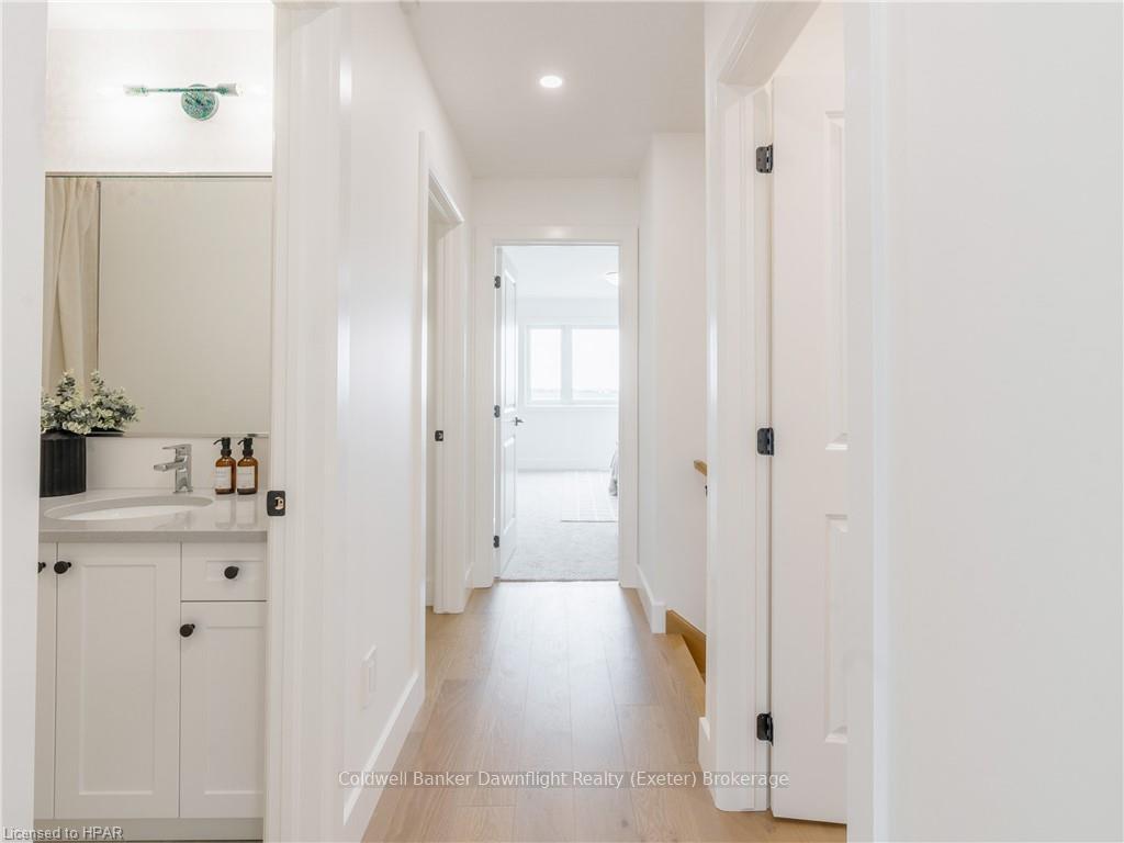 Photo 25 of Unit 34, 147 Scotts Drive, Lucan Biddulph, Lucan — HOMEH
