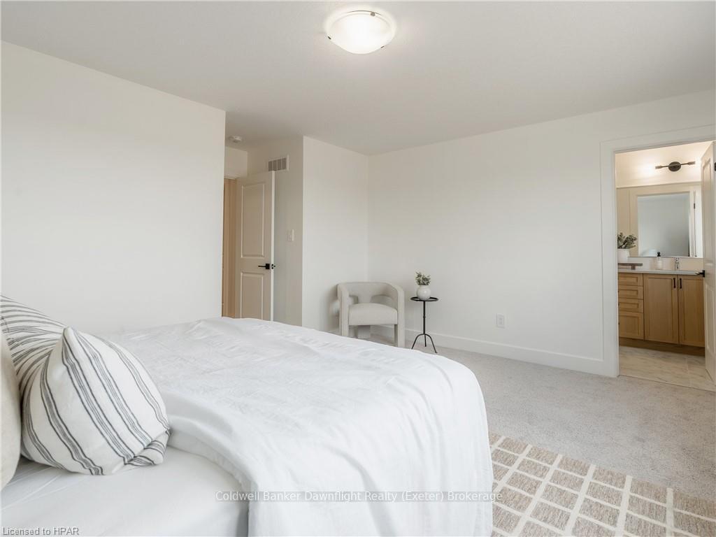 Photo 37 of Unit 34, 147 Scotts Drive, Lucan Biddulph, Lucan — HOMEH