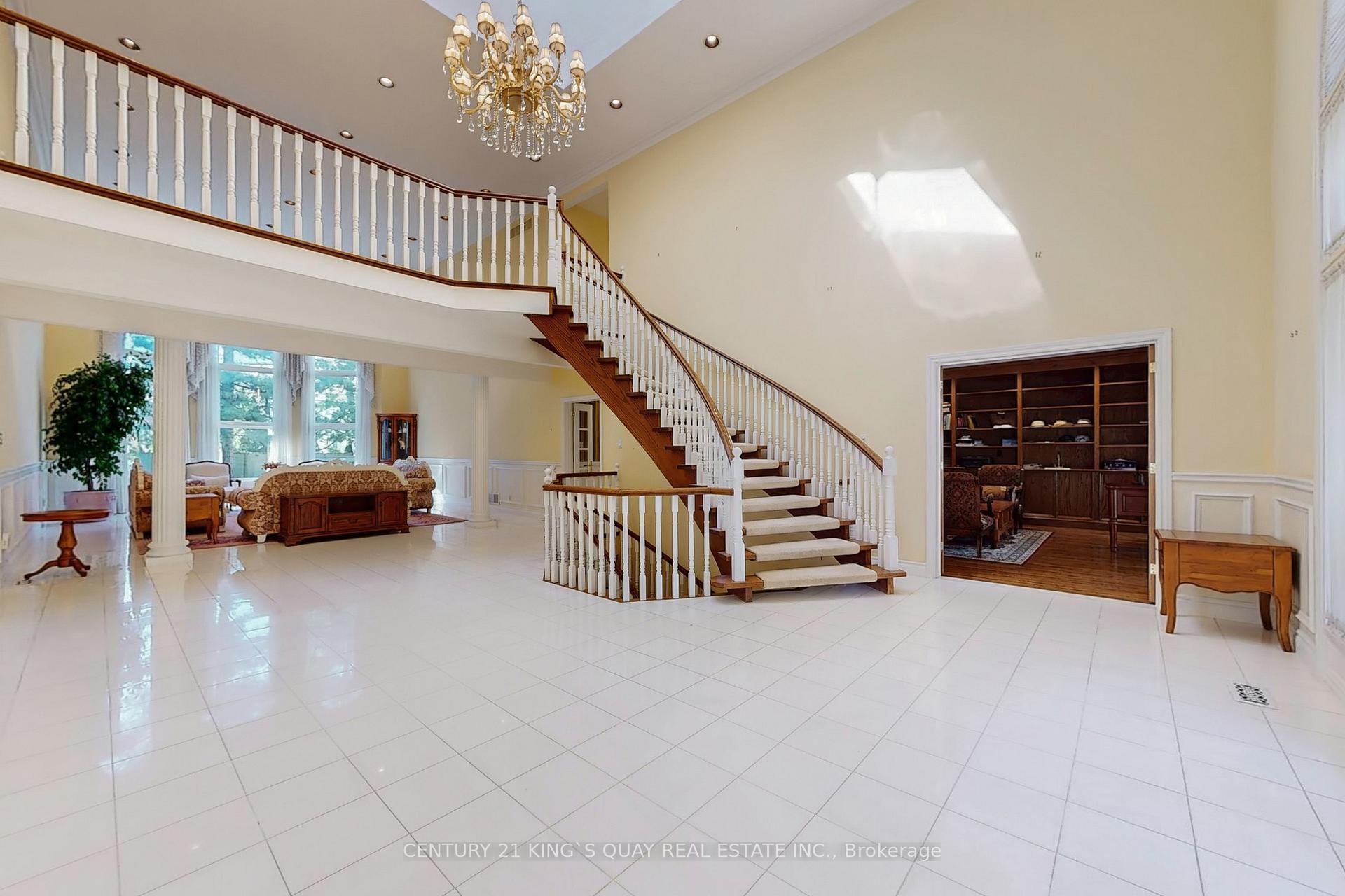 Photo 13 of 20 limcombe Drive, Markham, Bayview Glen — HOMEH