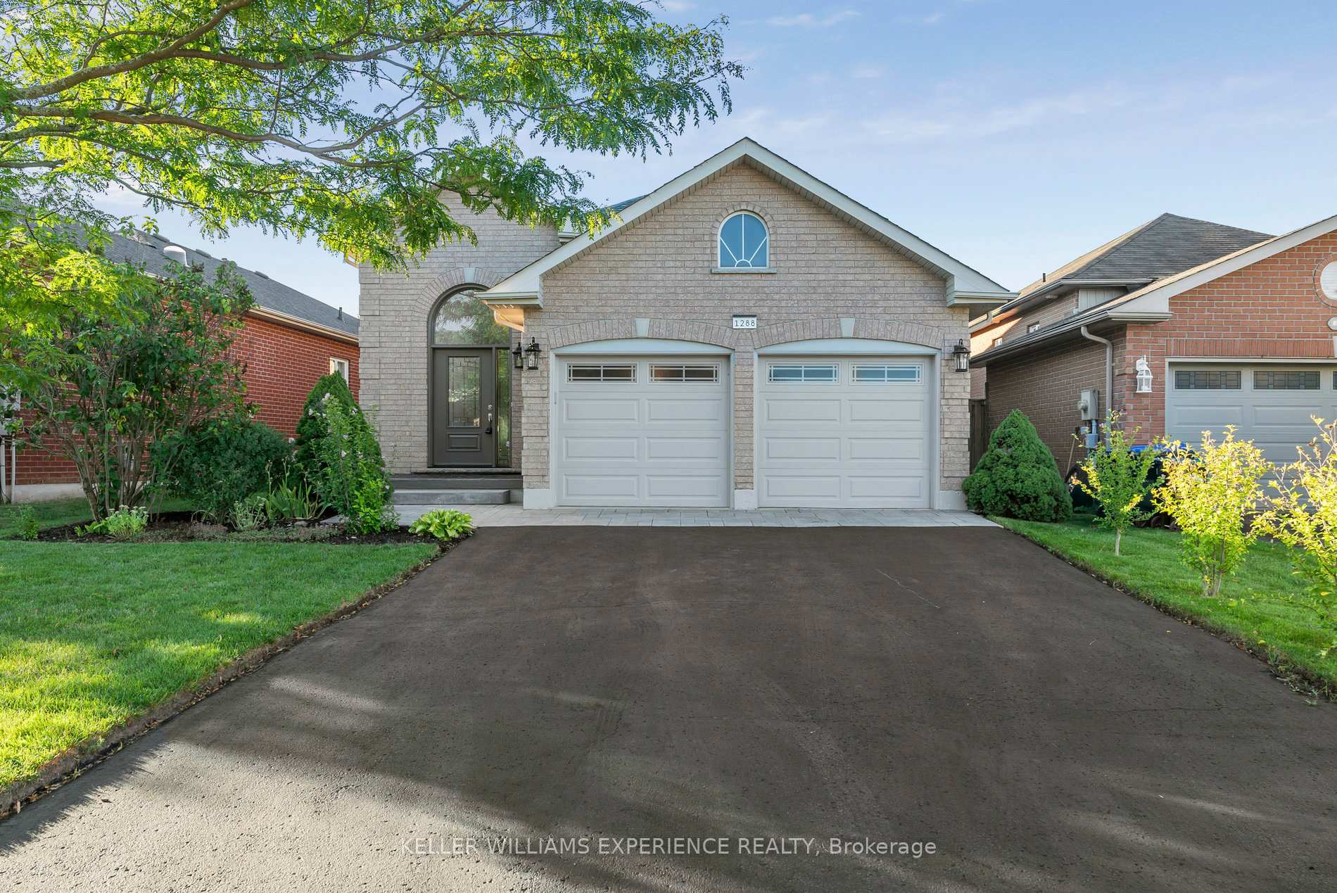 Photo 2 of 1288 Gina Street, Innisfil, Alcona — HOMEH