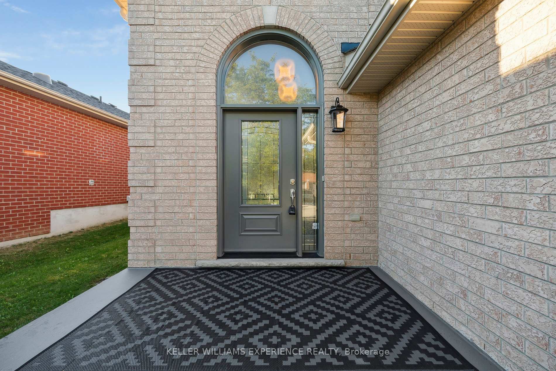 Photo 3 of 1288 Gina Street, Innisfil, Alcona — HOMEH