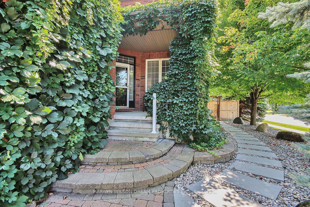 Photo 3 of 4 Nortoba Crescent, Ottawa, Kanata - Kanata Lakes/Heritage Hills — HOMEH
