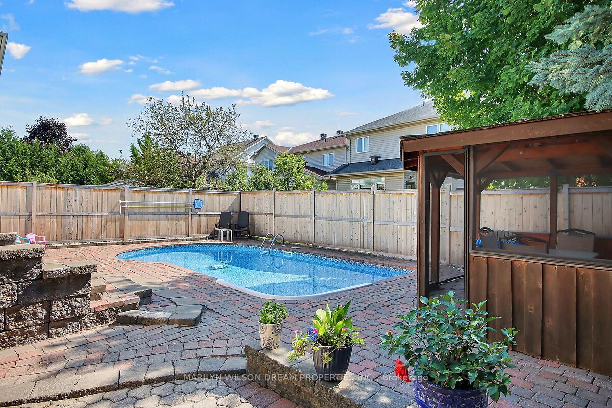 Photo 46 of 4 Nortoba Crescent, Ottawa, Kanata - Kanata Lakes/Heritage Hills — HOMEH
