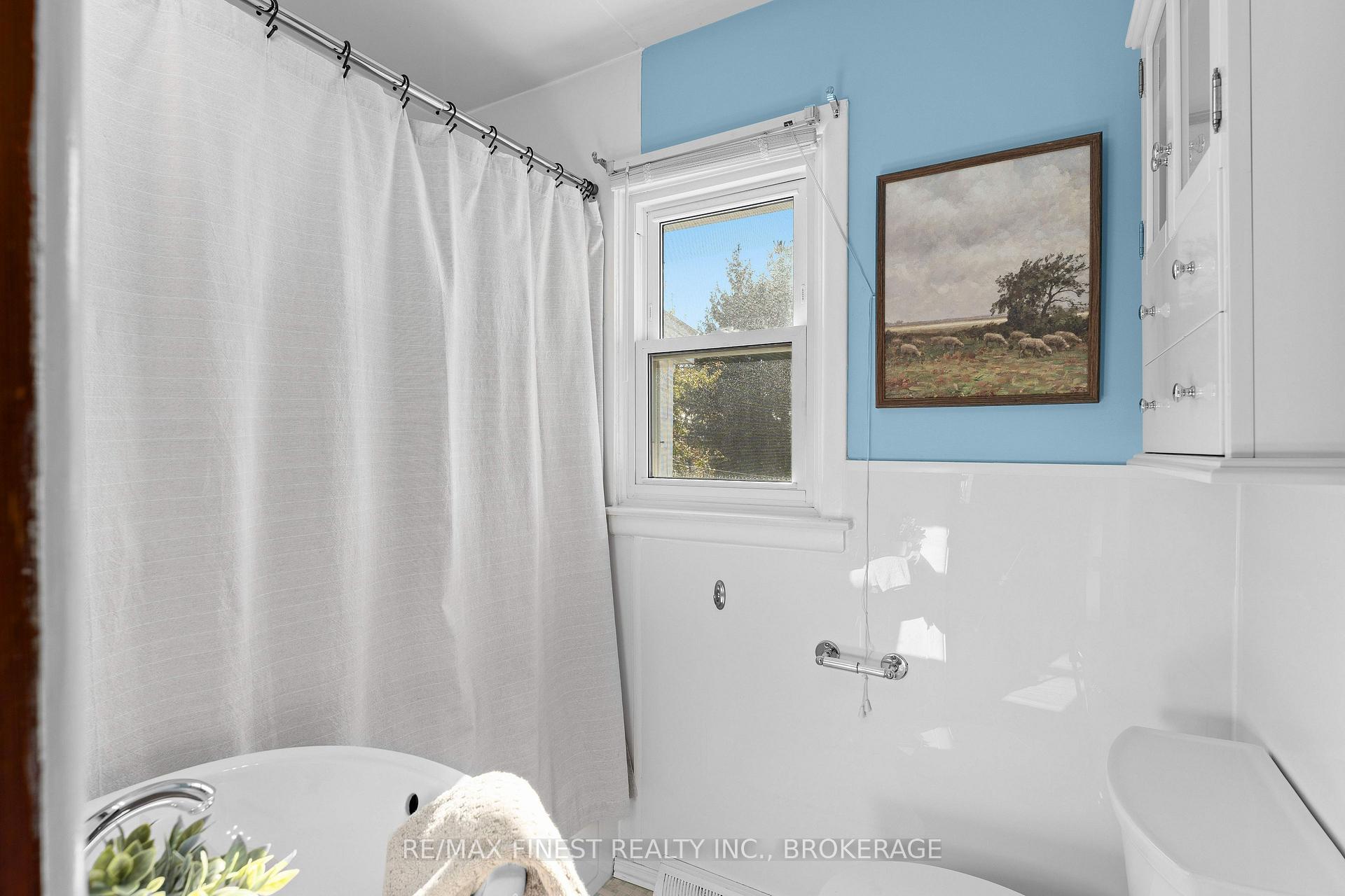 Photo 23 of 1761 Floyd Avenue, Kingston, City North of 401 — HOMEH