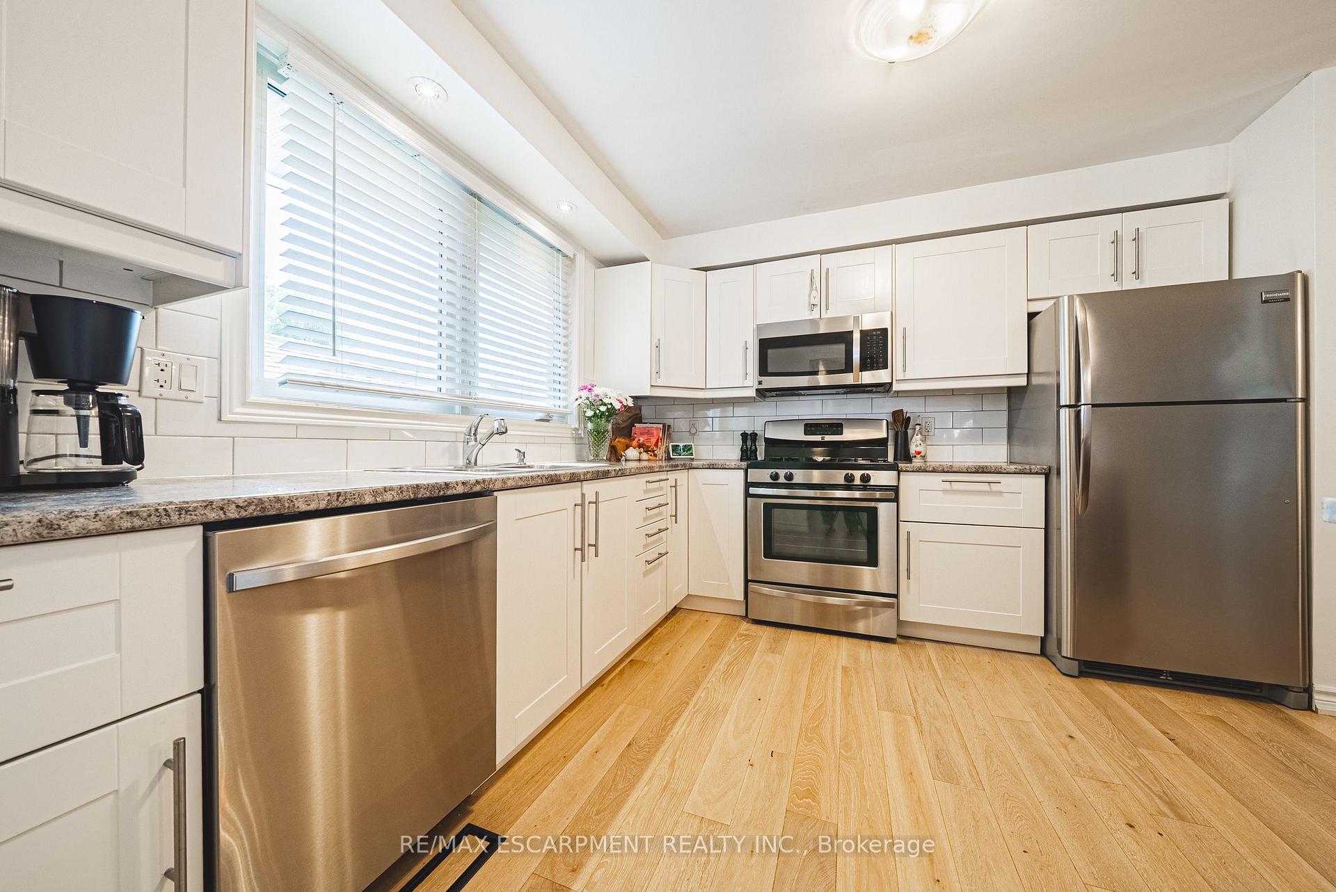 Photo 8 of 179 Ray Street N, Hamilton, Strathcona — HOMEH