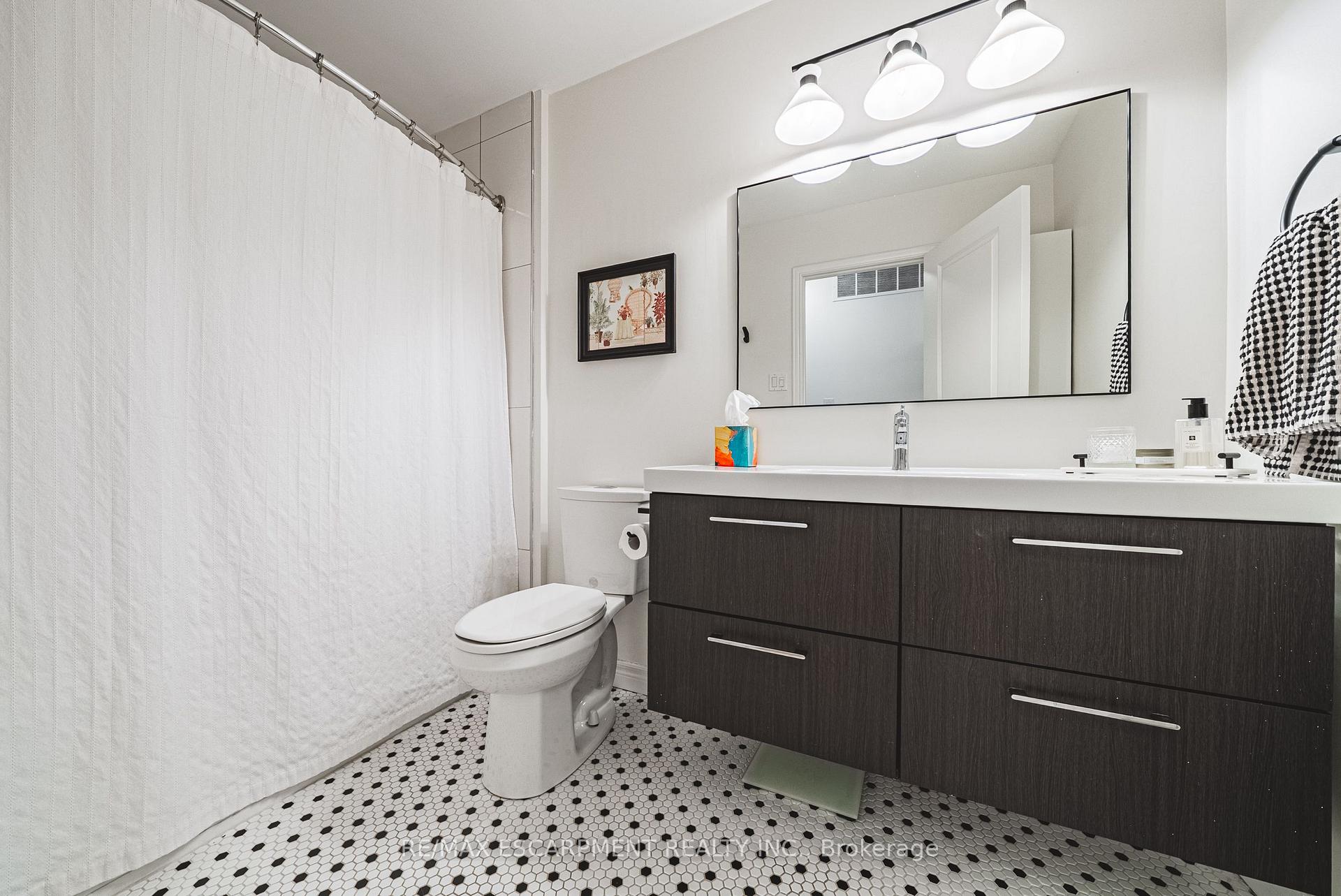 Photo 10 of 179 Ray Street N, Hamilton, Strathcona — HOMEH