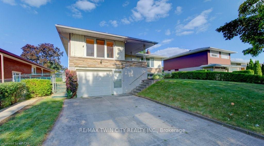 Photo 3 of 12 Old York Crescent, Kitchener, Heritage Park - Kitchener — HOMEH