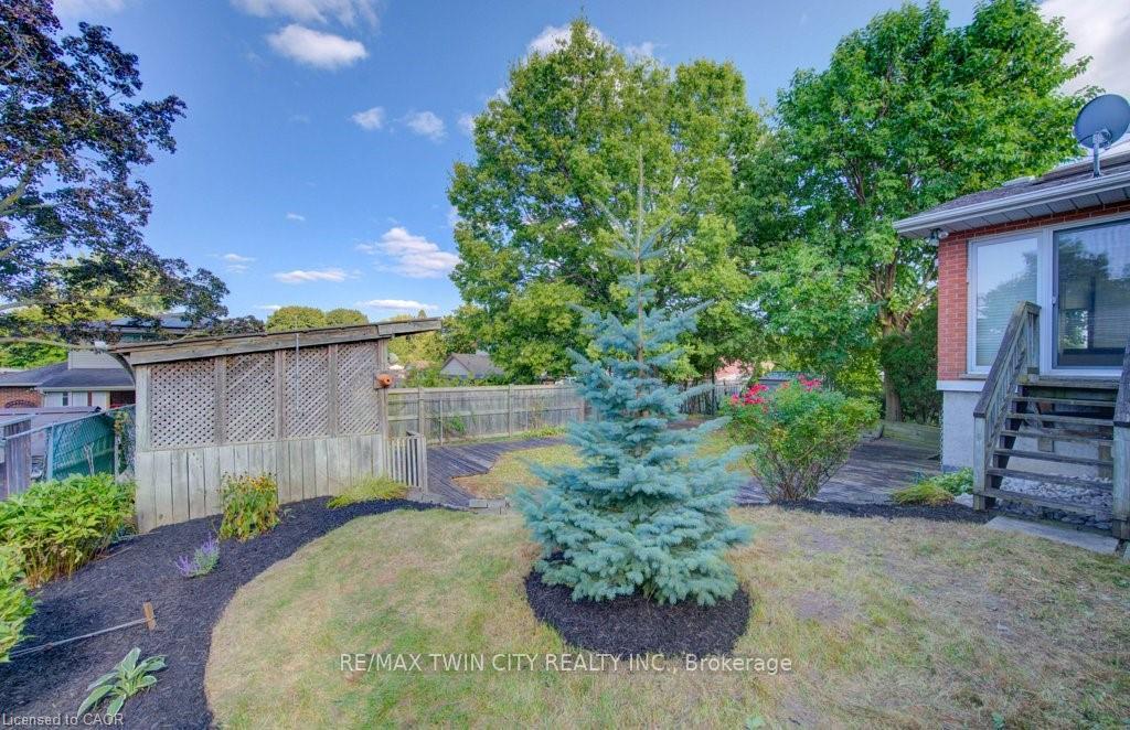 Photo 48 of 12 Old York Crescent, Kitchener, Heritage Park - Kitchener — HOMEH