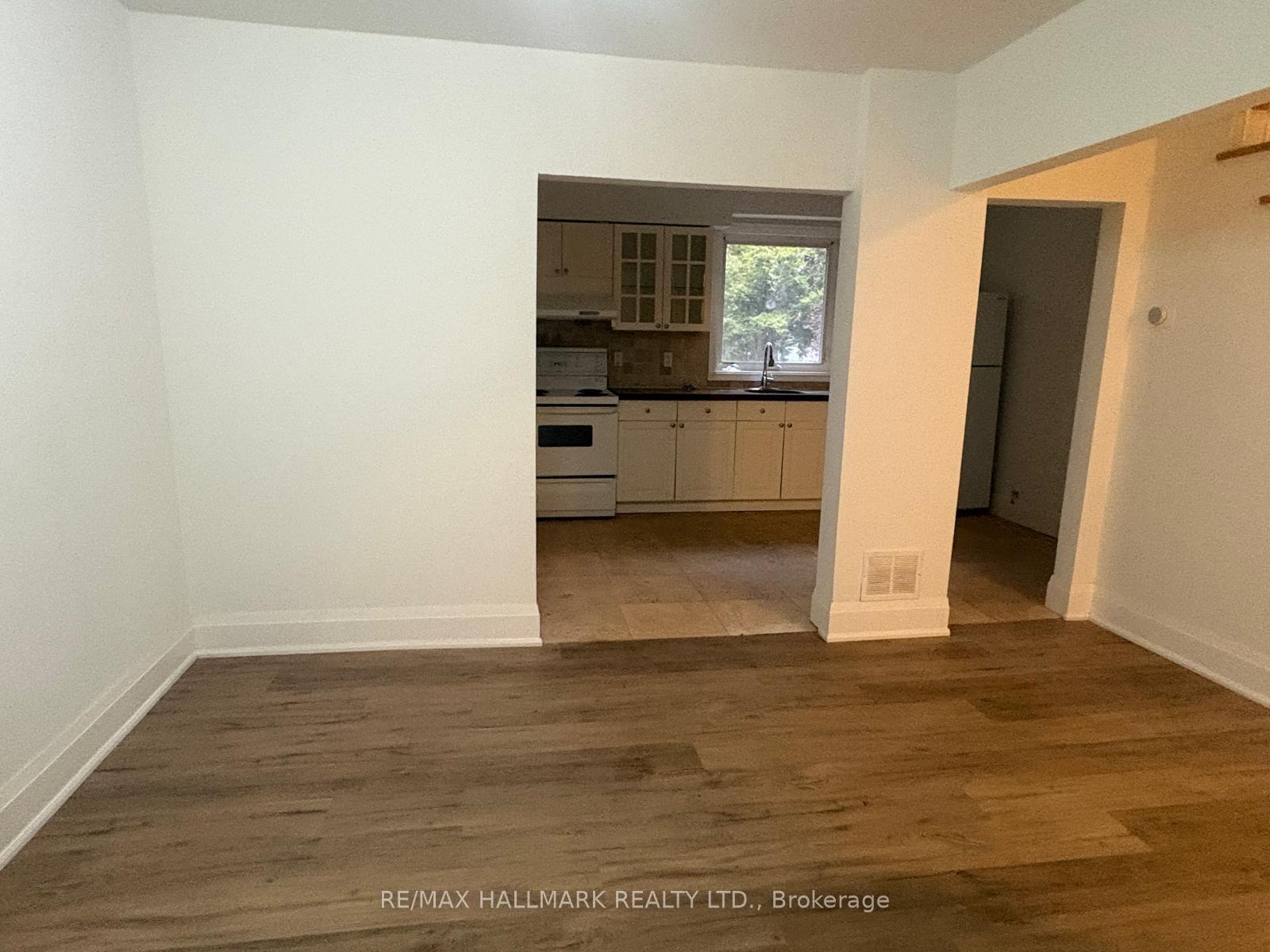Photo 11 of 18 Woodward Avenue, Markham, Grandview — HOMEH