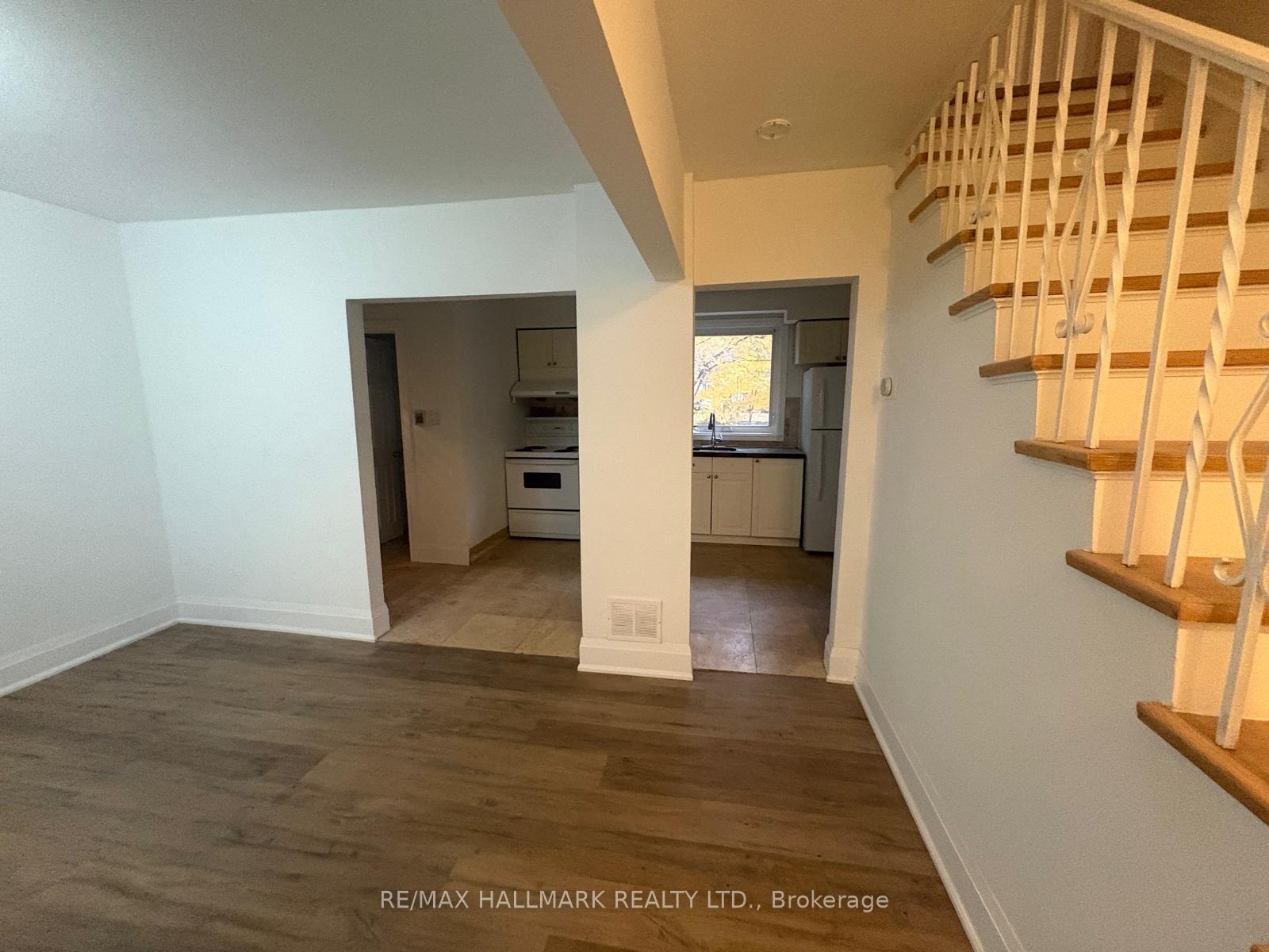 Photo 12 of 18 Woodward Avenue, Markham, Grandview — HOMEH