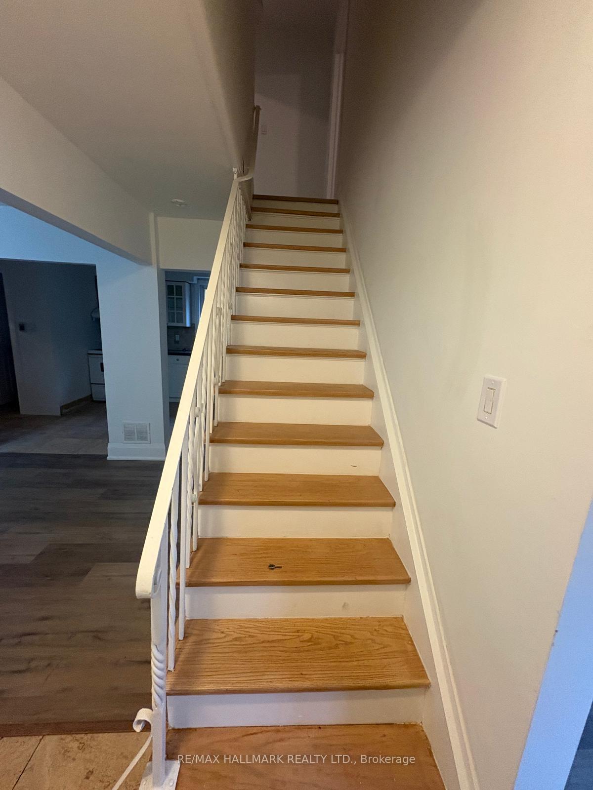 Photo 13 of 18 Woodward Avenue, Markham, Grandview — HOMEH