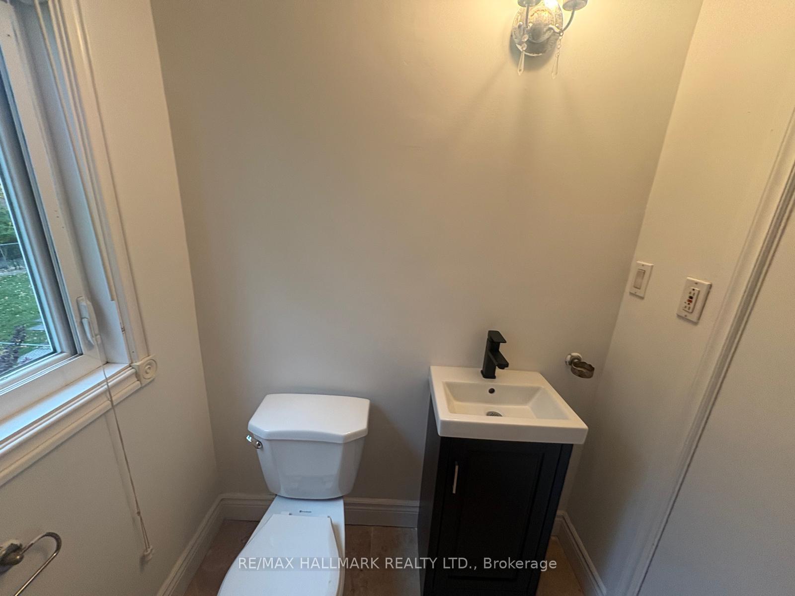 Photo 14 of 18 Woodward Avenue, Markham, Grandview — HOMEH