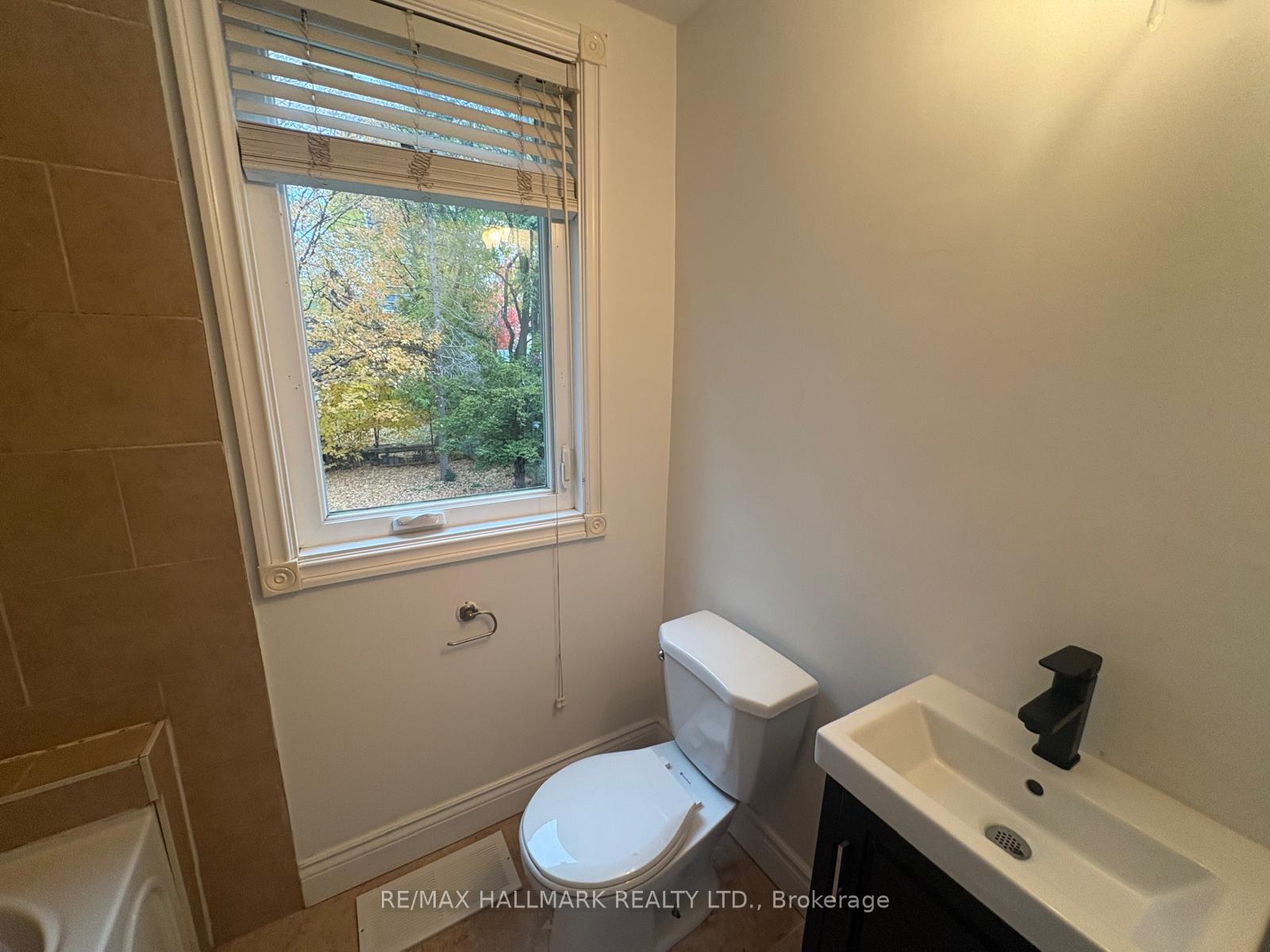 Photo 15 of 18 Woodward Avenue, Markham, Grandview — HOMEH