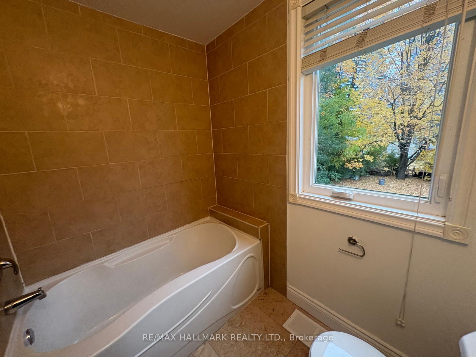 Photo 16 of 18 Woodward Avenue, Markham, Grandview — HOMEH