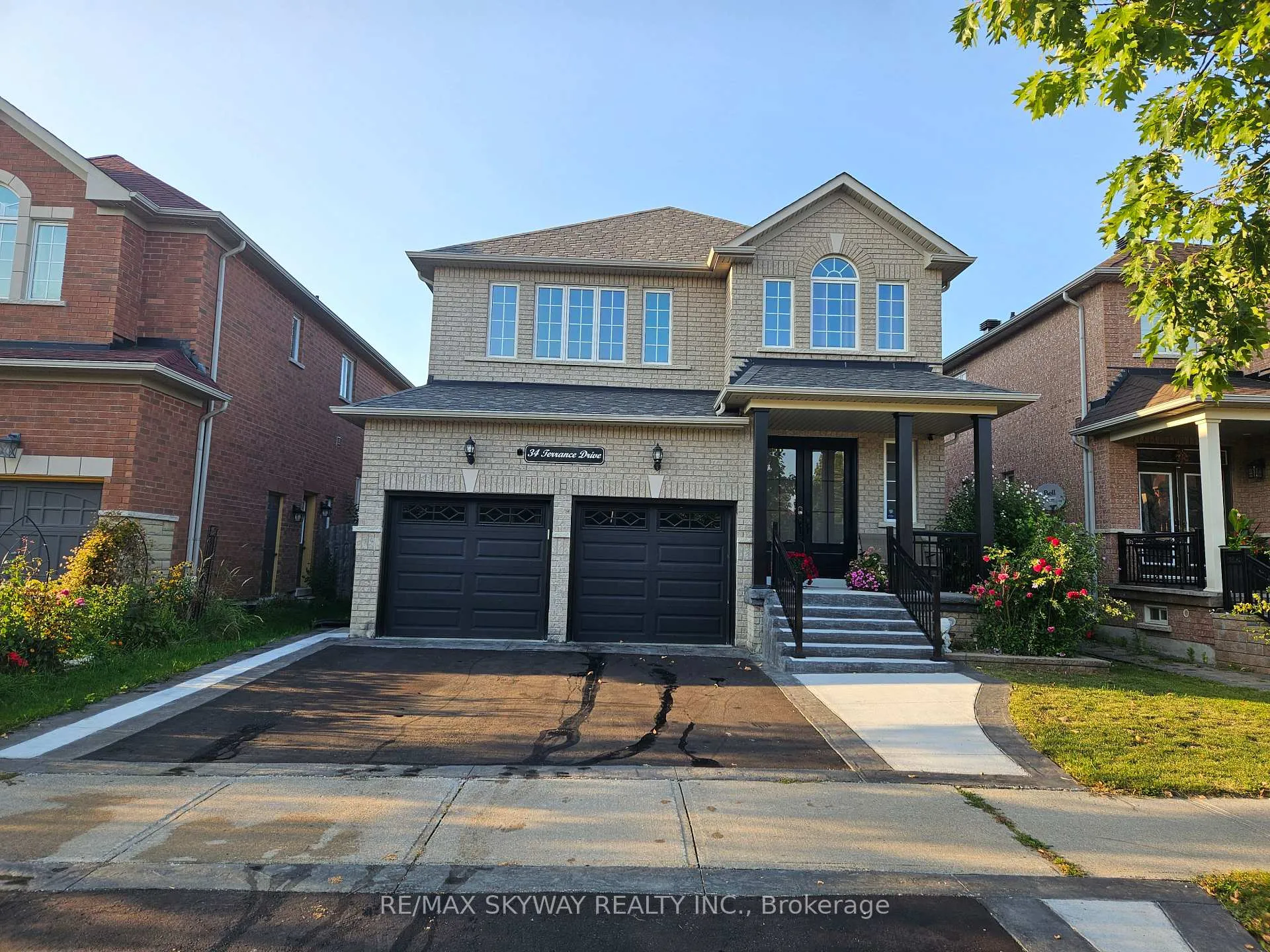 Photo 1 of 34 Terrance Drive, Markham, Box Grove — HOMEH