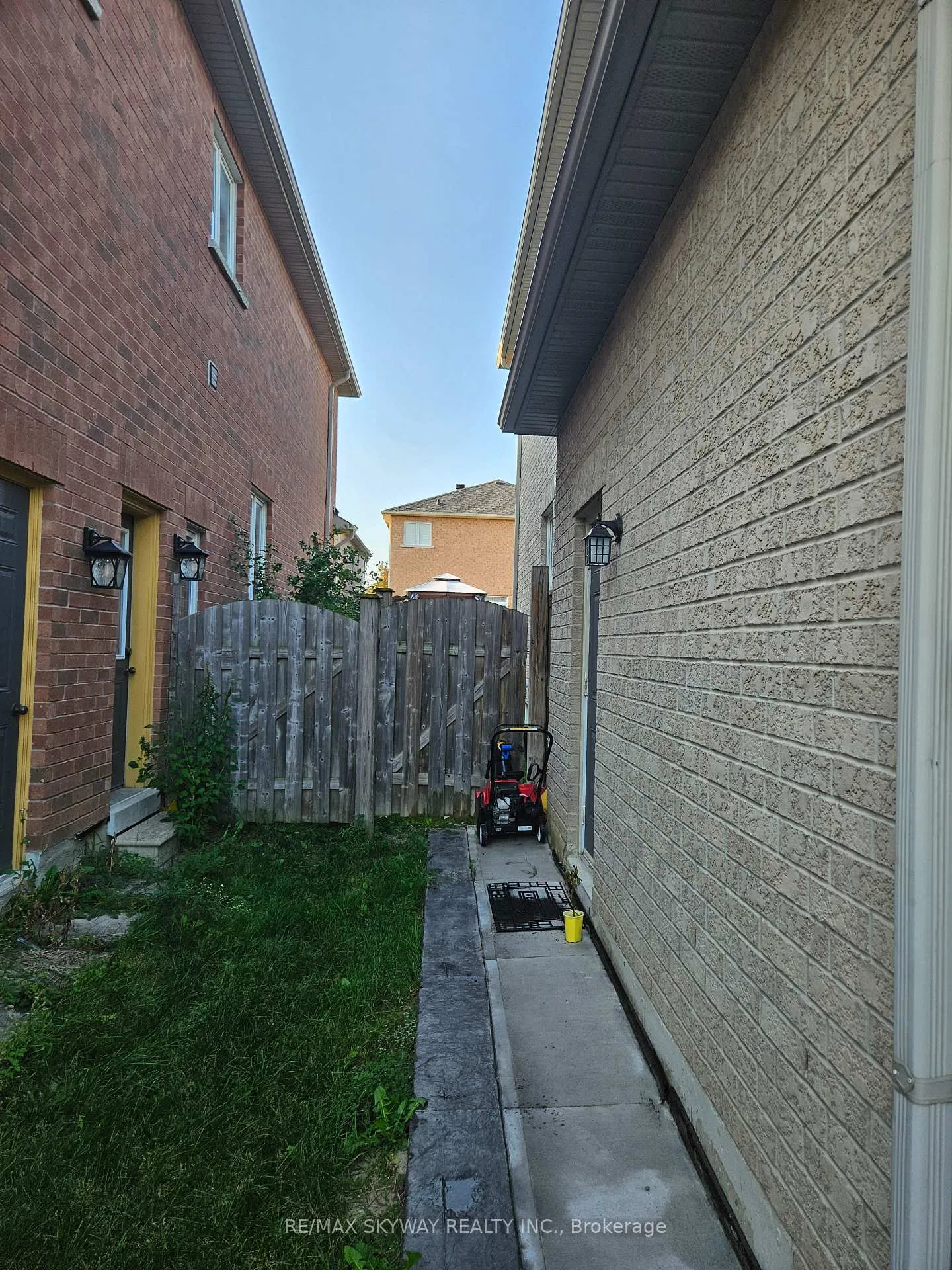 Photo 4 of 34 Terrance Drive, Markham, Box Grove — HOMEH