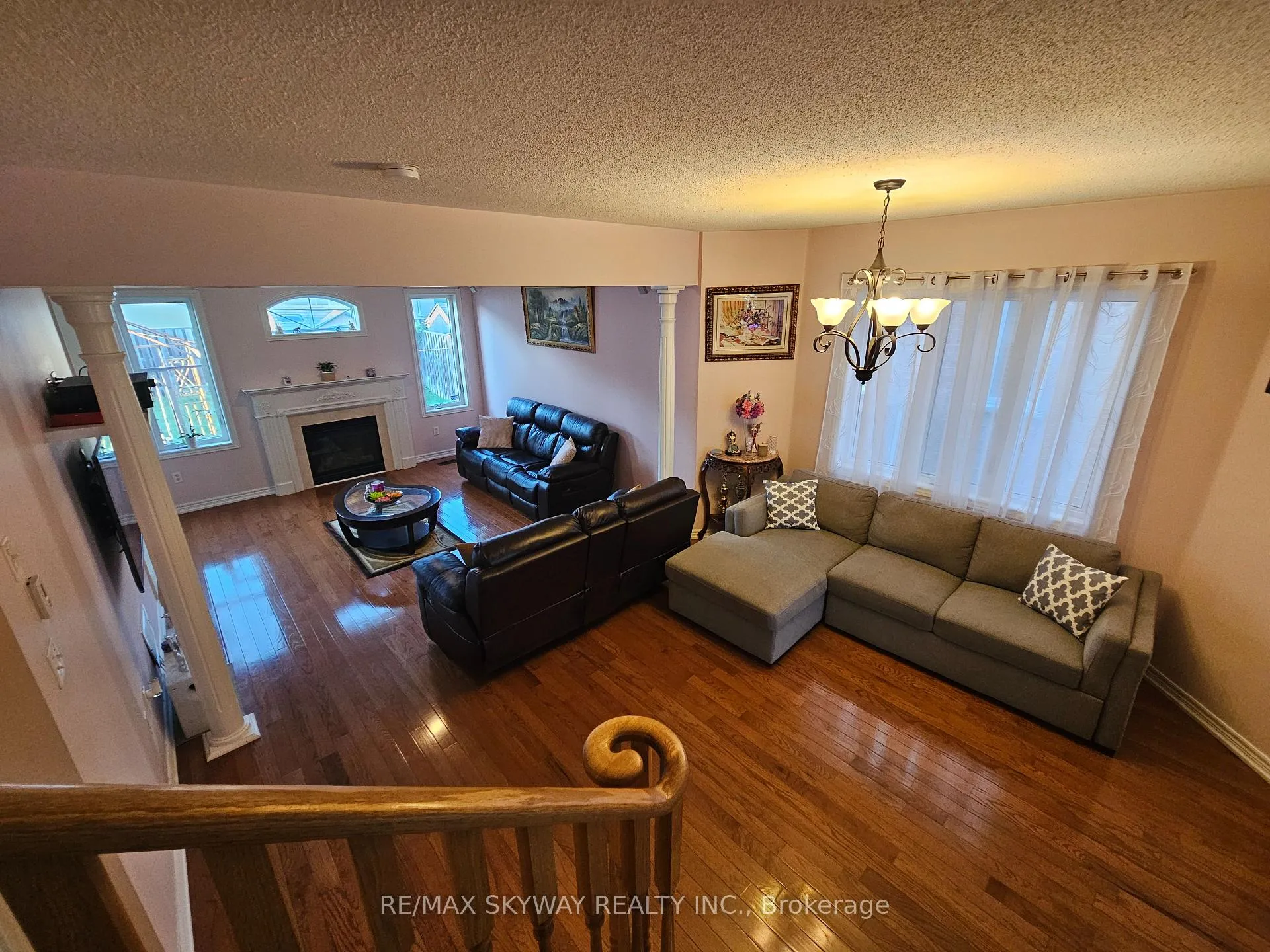 Photo 10 of 34 Terrance Drive, Markham, Box Grove — HOMEH