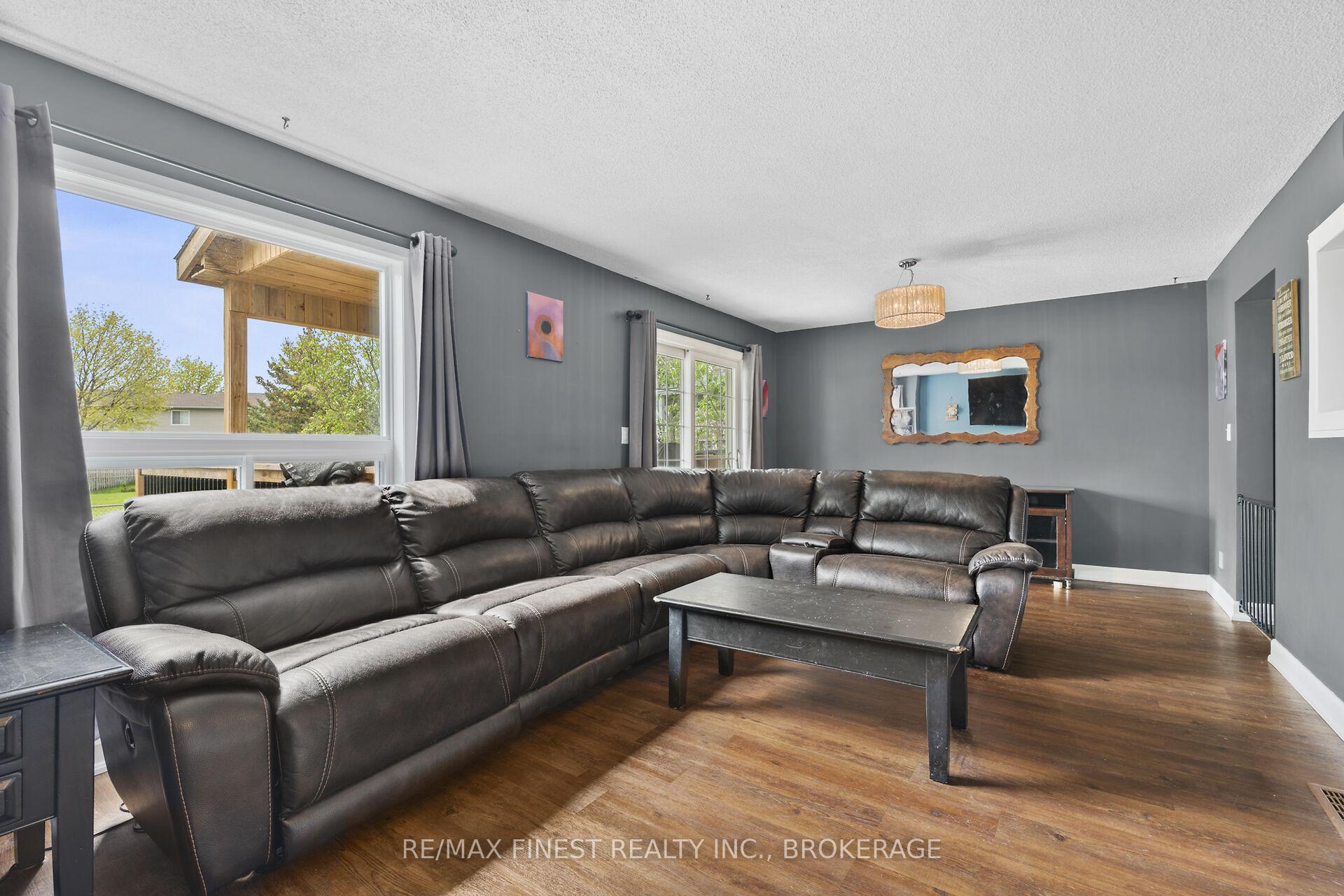 Photo 10 of 103 Davey Crescent, Loyalist, Amherstview — HOMEH