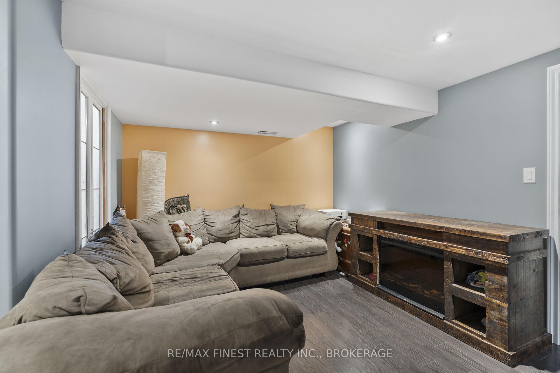 Photo 19 of 103 Davey Crescent, Loyalist, Amherstview — HOMEH