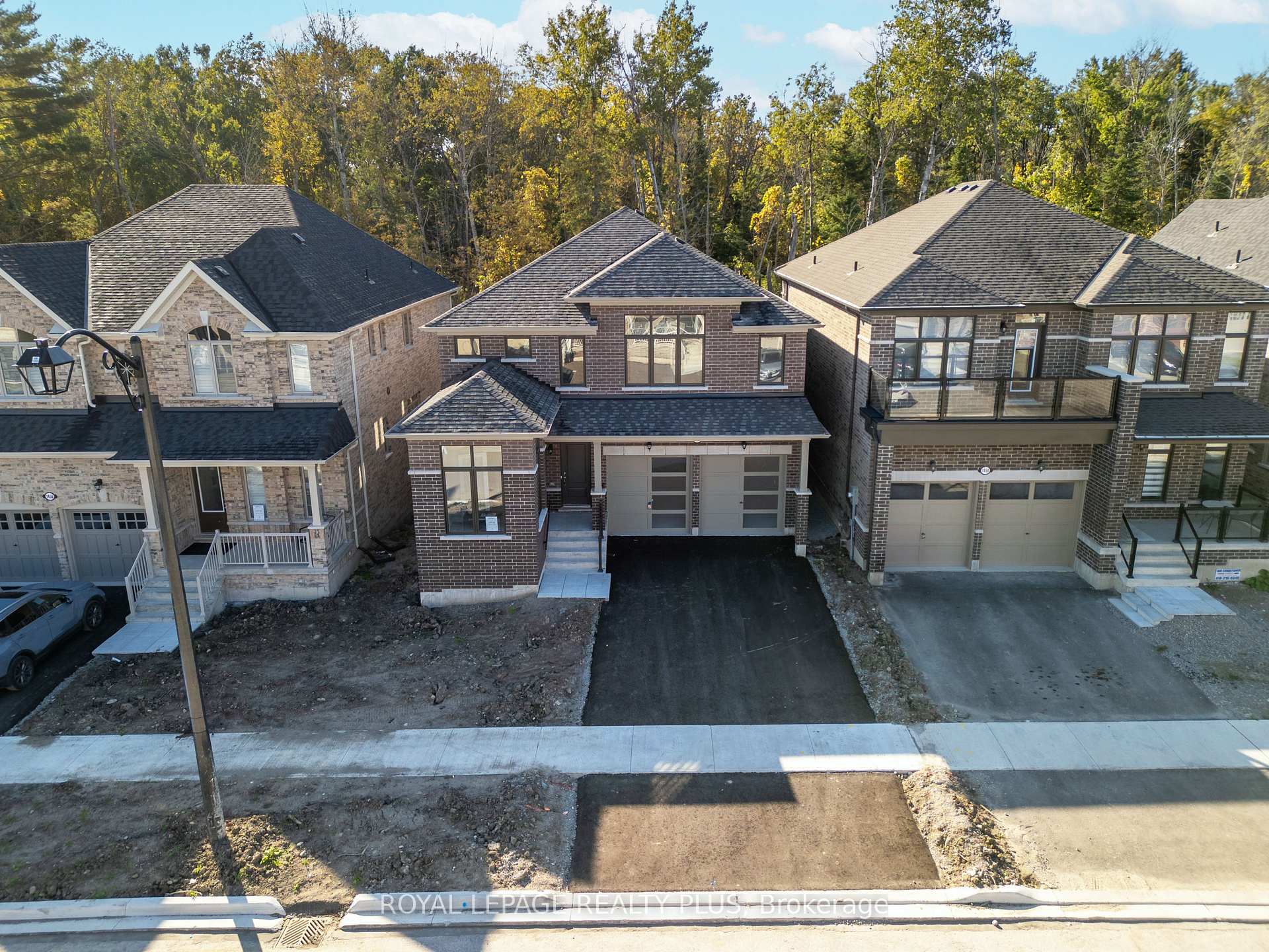 Photo 1 of 1454 Davis Loop Circle, Innisfil, Lefroy — HOMEH