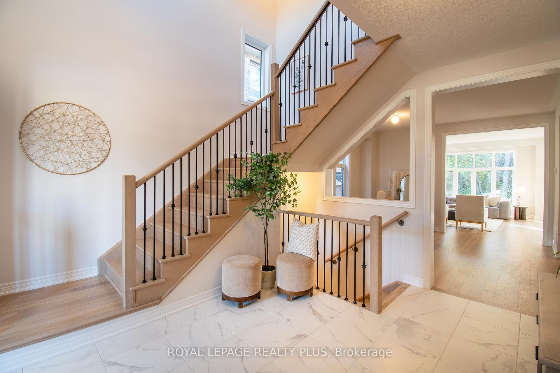 Photo 3 of 1454 Davis Loop Circle, Innisfil, Lefroy — HOMEH