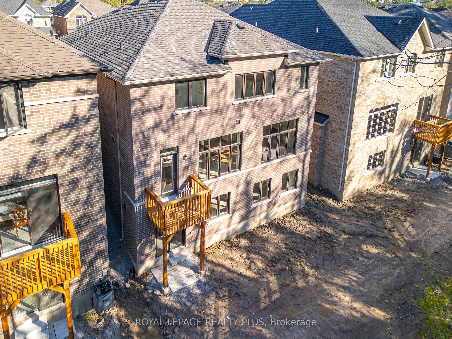 Photo 37 of 1454 Davis Loop Circle, Innisfil, Lefroy — HOMEH