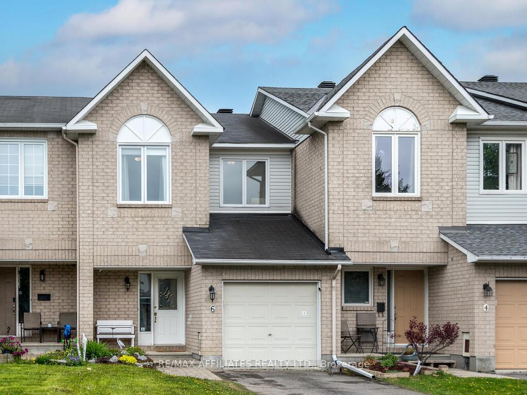Photo 2 of 6 Eagleview Street, Ottawa, Kanata - Emerald Meadows/Trailwest — HOMEH