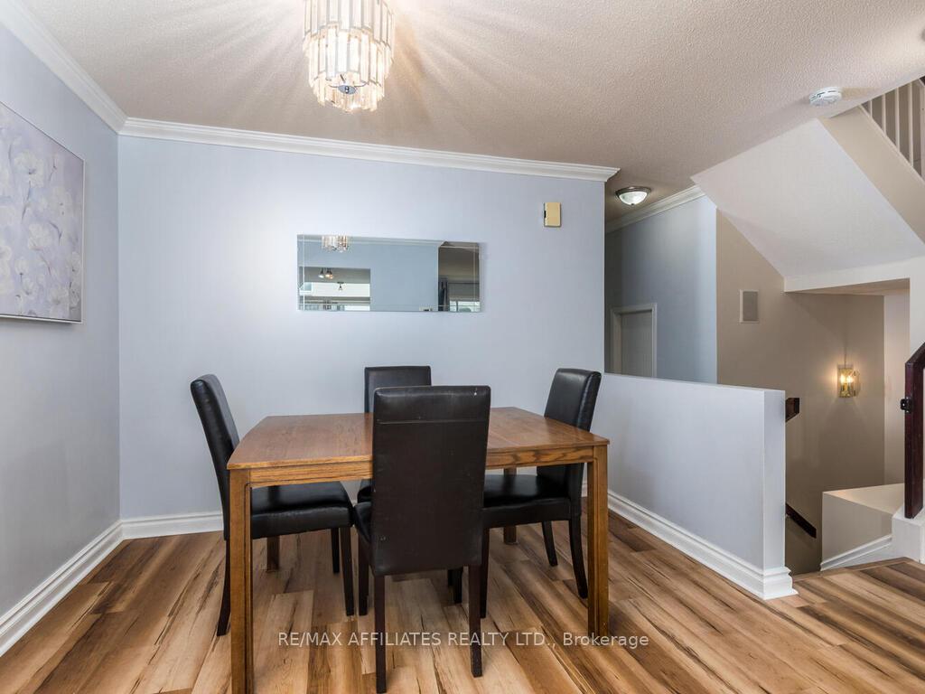 Photo 8 of 6 Eagleview Street, Ottawa, Kanata - Emerald Meadows/Trailwest — HOMEH