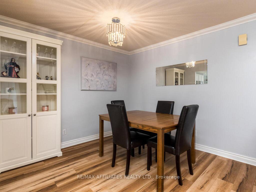Photo 9 of 6 Eagleview Street, Ottawa, Kanata - Emerald Meadows/Trailwest — HOMEH