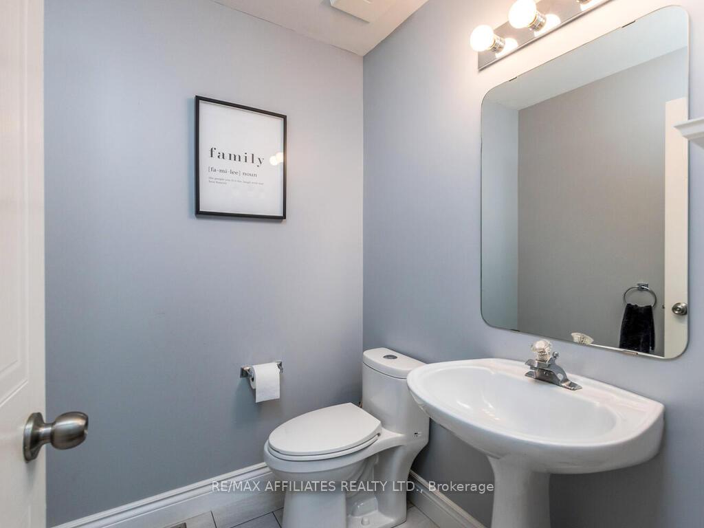 Photo 15 of 6 Eagleview Street, Ottawa, Kanata - Emerald Meadows/Trailwest — HOMEH
