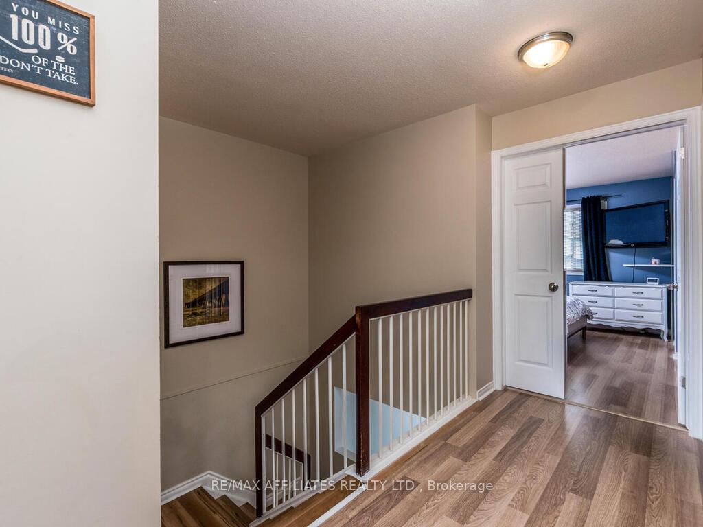 Photo 17 of 6 Eagleview Street, Ottawa, Kanata - Emerald Meadows/Trailwest — HOMEH