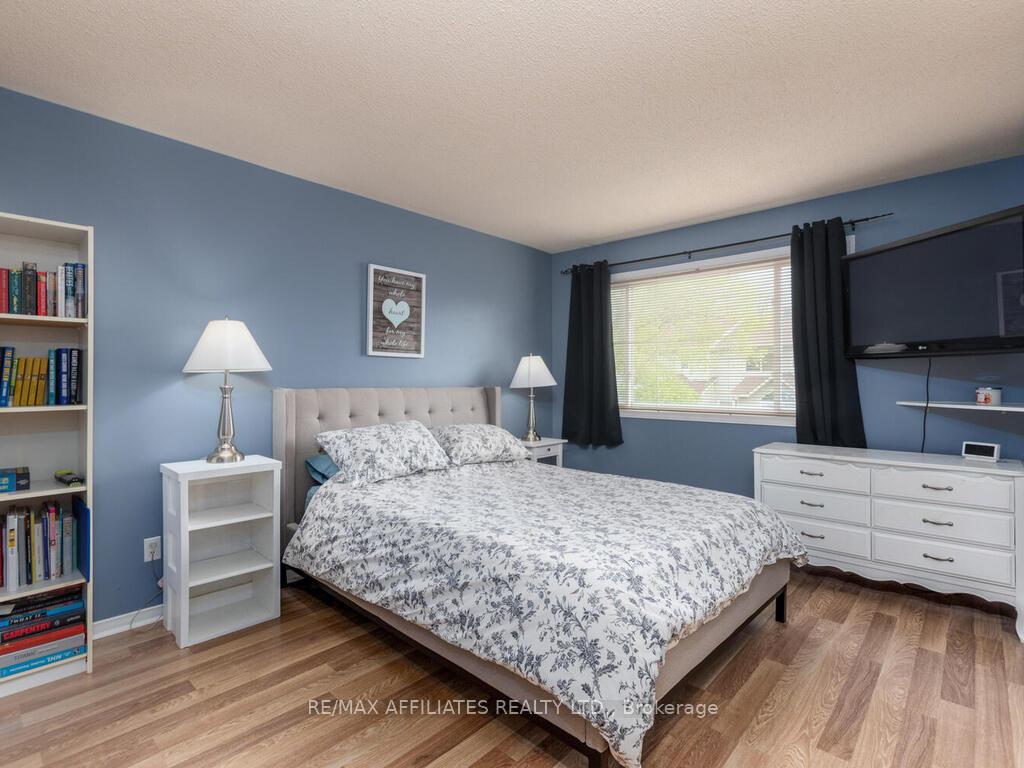 Photo 18 of 6 Eagleview Street, Ottawa, Kanata - Emerald Meadows/Trailwest — HOMEH