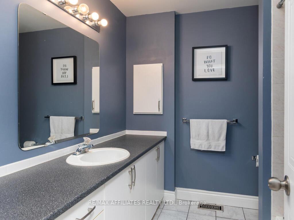 Photo 23 of 6 Eagleview Street, Ottawa, Kanata - Emerald Meadows/Trailwest — HOMEH