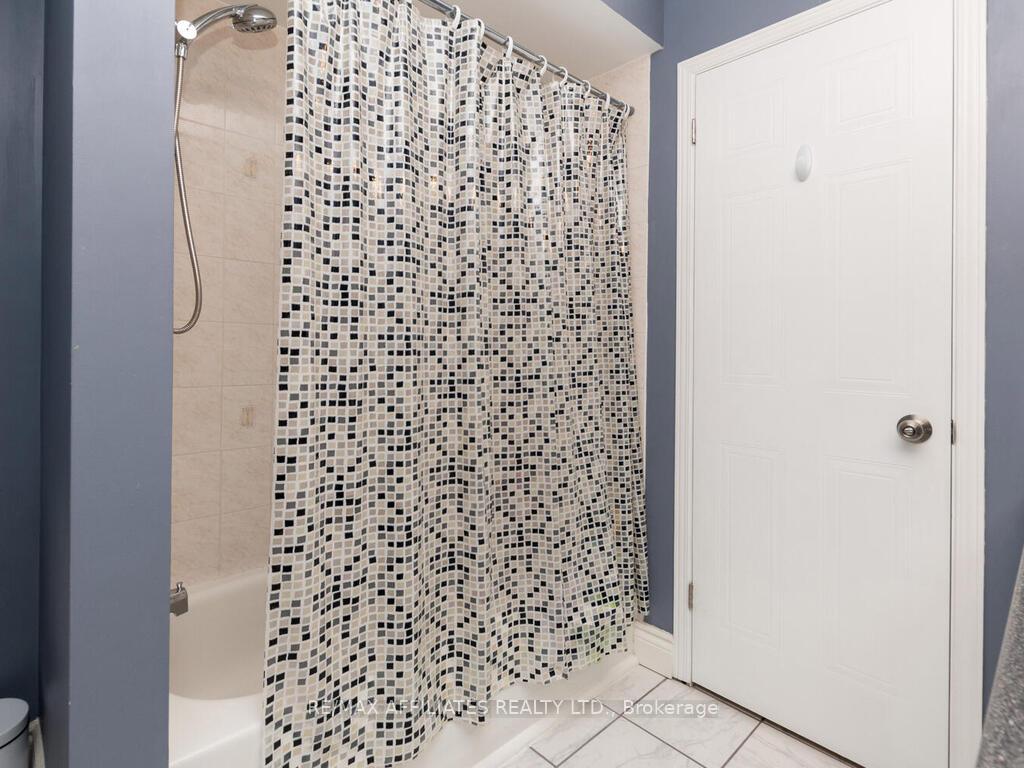 Photo 24 of 6 Eagleview Street, Ottawa, Kanata - Emerald Meadows/Trailwest — HOMEH