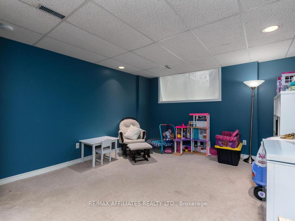 Photo 25 of 6 Eagleview Street, Ottawa, Kanata - Emerald Meadows/Trailwest — HOMEH