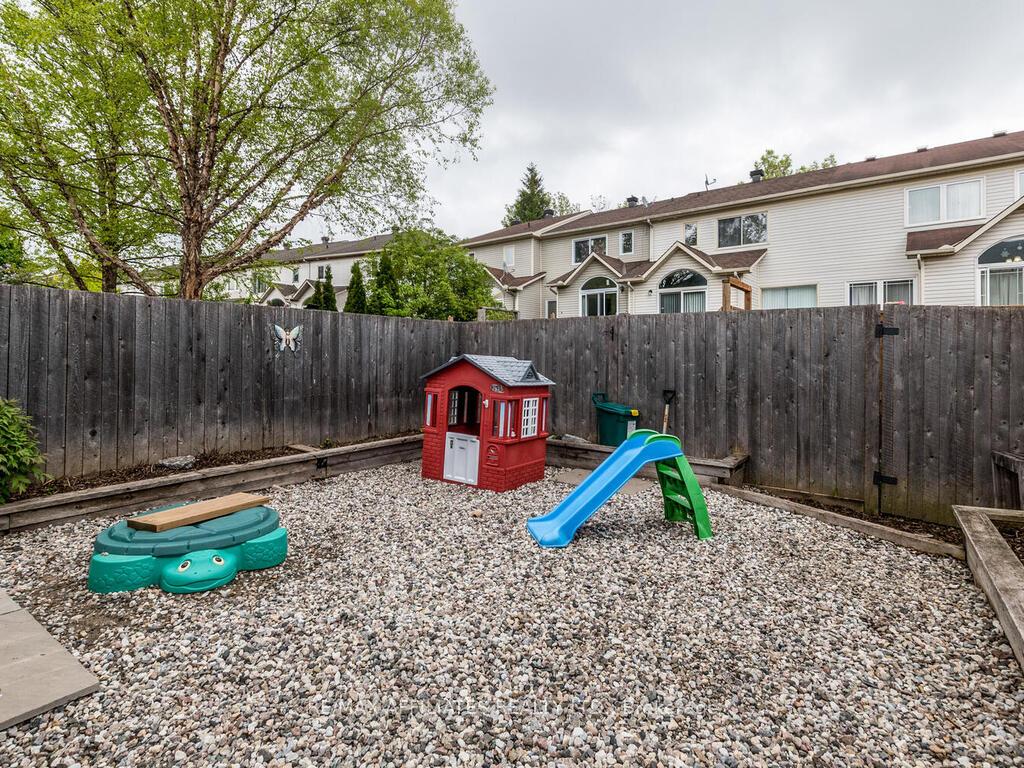Photo 30 of 6 Eagleview Street, Ottawa, Kanata - Emerald Meadows/Trailwest — HOMEH