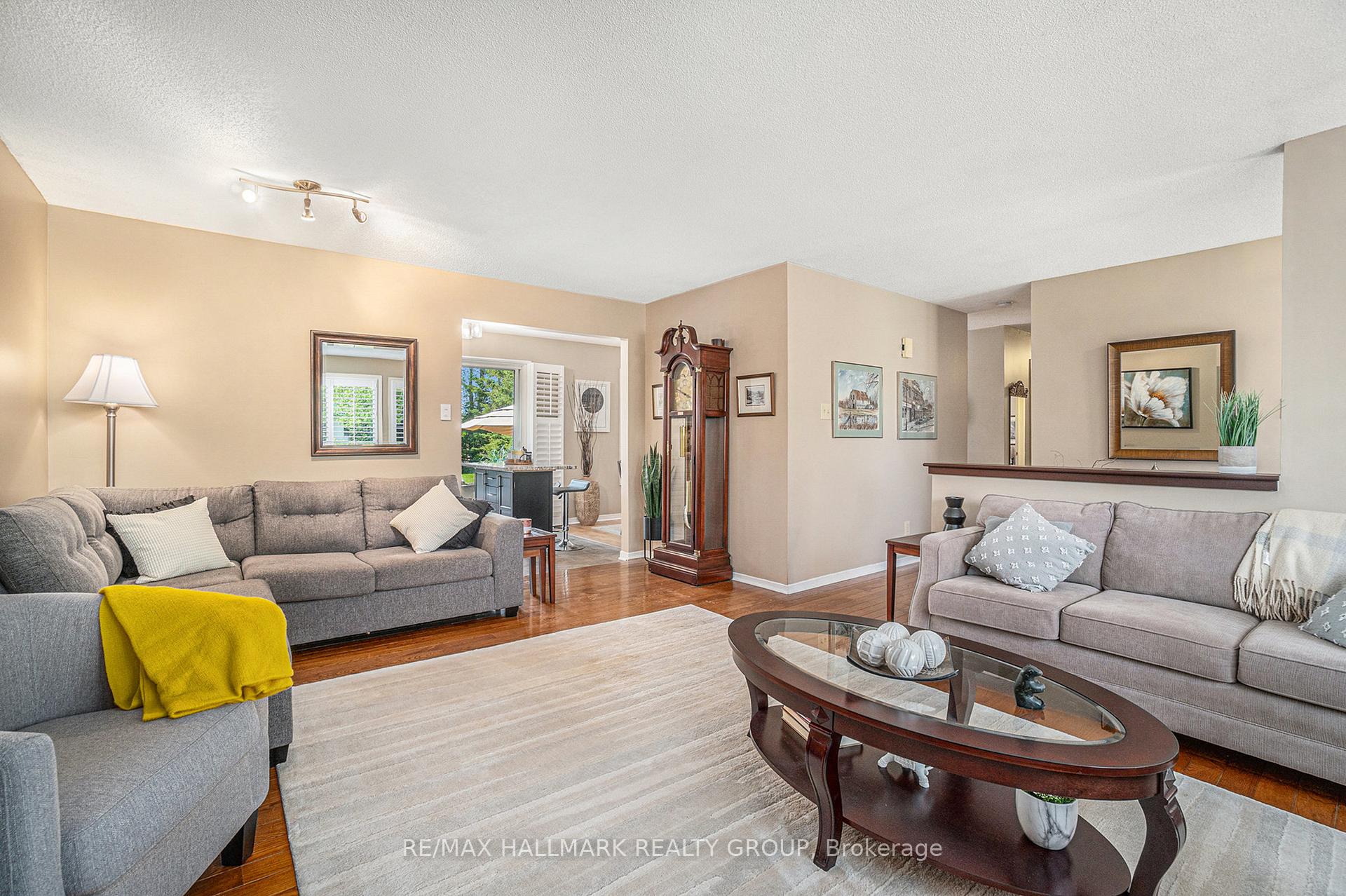 Photo 4 of 2199 Wallingford Way, Ottawa, North Gower — HOMEH