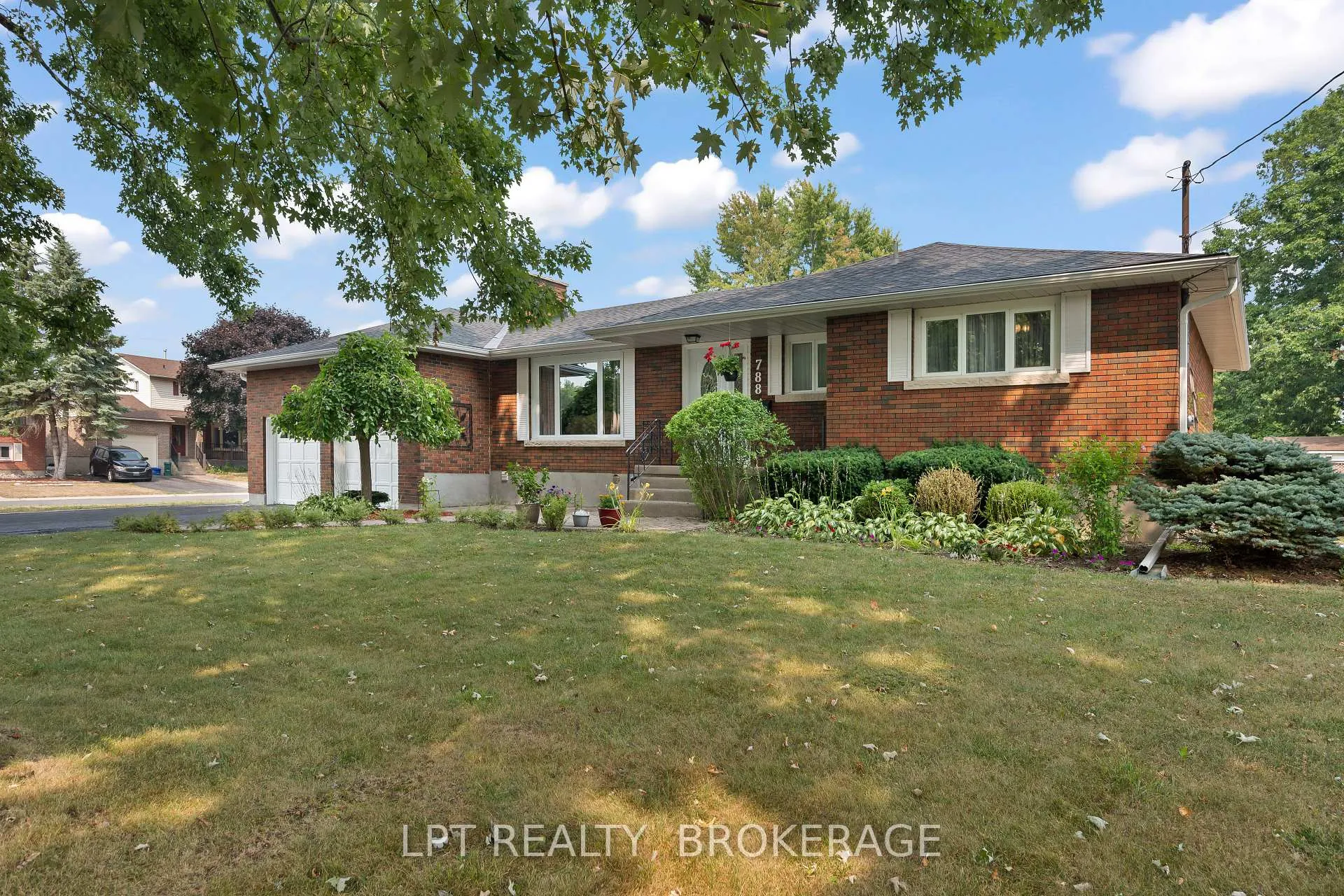 Front of 788 Meadowood Road